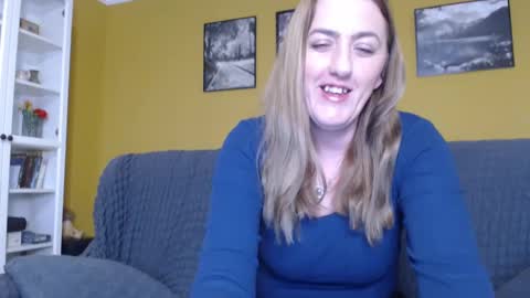 Ella  Max online show from 4, 3, 2025