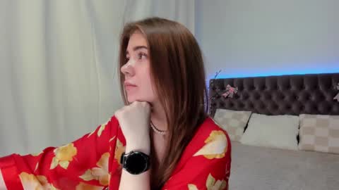Snapshot of ella_mayers chatting on 4, 2, 2025 Ella Mayers online show from 4, 2, 2025