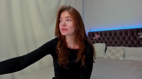 Snapshot of ella_mayers chatting on 19, 2, 2025 Ella Mayers online show from 19, 2, 2025