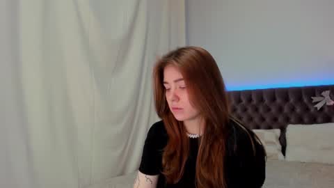 Snapshot of ella_mayers chatting on 21, 2, 2025 Ella Mayers online show from 21, 2, 2025