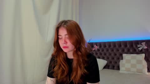 Snapshot of ella_mayers chatting on 26, 2, 2025 Ella Mayers online show from 26, 2, 2025