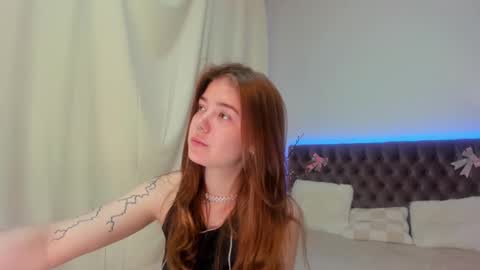 Snapshot of ella_mayers chatting on 3, 3, 2025 Ella Mayers online show from 3, 3, 2025