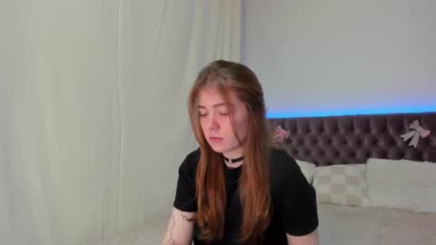 Snapshot of ella_mayers chatting on 8, 3, 2025 Ella Mayers online show from 8, 3, 2025