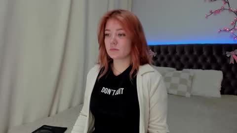 Ella Mayers online show from 22, 9, 2025