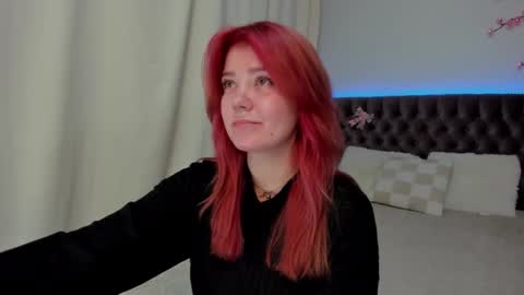 Ella Mayers online show from 25, 9, 2025