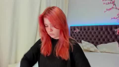 Ella Mayers online show from 5, 10, 2025