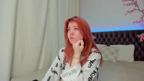 Ella Mayers online show from 9, 10, 2025