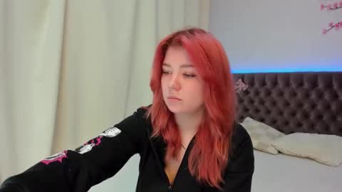 Ella Mayers online show from 25, 10, 2025