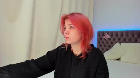 Ella Mayers online show from 26, 10, 2025