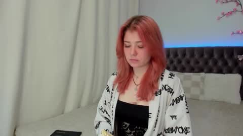 Ella Mayers online show from 29, 10, 2025