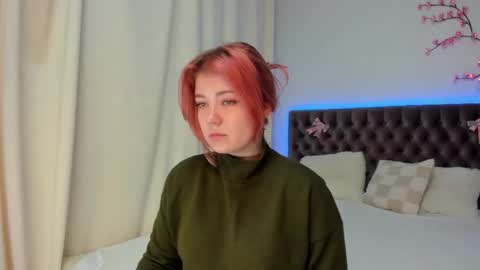 Ella Mayers online show from 1, 11, 2025