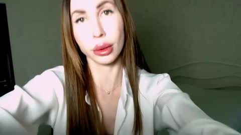 Snapshot of ella_sea chatting on 9, 9, 2025 Ella online show from 9, 9, 2025