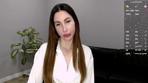 Snapshot of ella_sea chatting on 11, 11, 2025 Ella online show from 11, 11, 2025