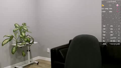 Snapshot of ella_sea chatting on 5, 12, 2025 Ella online show from 5, 12, 2025