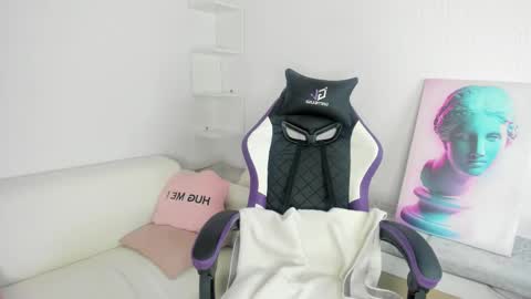 Snapshot of ella_starrr_ chatting on 5, 3, 2026 Ella online show from 5, 3, 2026