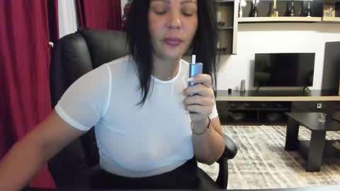 Ella online show from 21, 12, 2025