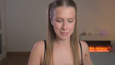 Snapshot of ella_twinkle chatting on 27, 2, 2026 Ella online show from 27, 2, 2026