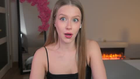 Snapshot of ella_twinkle chatting on 12, 3, 2026 Ella online show from 12, 3, 2026