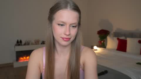 Snapshot of ella_twinkle chatting on 4, 4, 2026 Ella online show from 4, 4, 2026