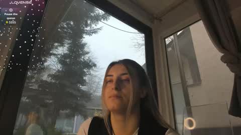 ella_vee online show from 20, 12, 2025