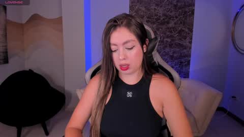 EllaClark online show from 28, 2, 2025