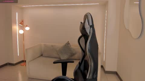 Snapshot of ellaclark chatting on 17, 9, 2025 EllaClark online show from 17, 9, 2025