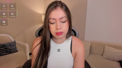 Snapshot of ellaclark chatting on 23, 9, 2025 EllaClark online show from 23, 9, 2025