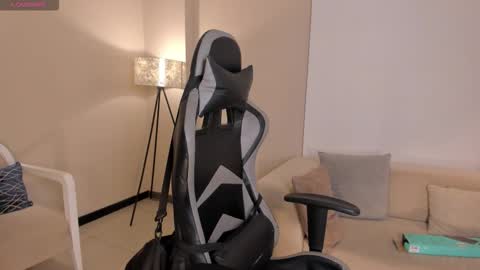 Snapshot of ellaclark chatting on 26, 9, 2025 EllaClark online show from 26, 9, 2025