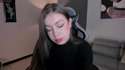 Snapshot of ellaclark chatting on 29, 9, 2025 EllaClark online show from 29, 9, 2025