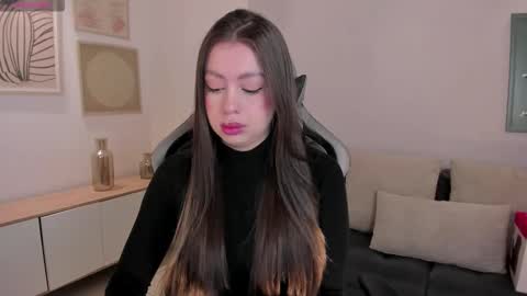 Snapshot of ellaclark chatting on 17, 10, 2025 EllaClark online show from 17, 10, 2025