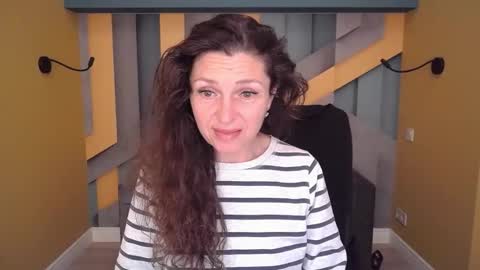 EllaLongs online show from 8, 4, 2026