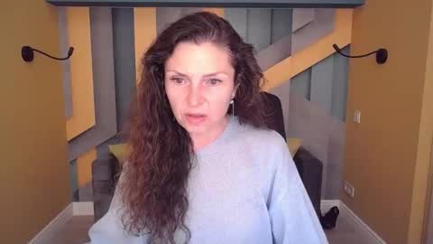 EllaLongs online show from 19, 5, 2026