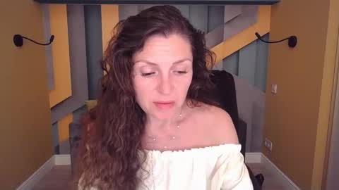 EllaLongs online show from 23, 5, 2026