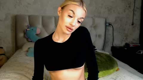 ellamilla online show from 26, 3, 2026