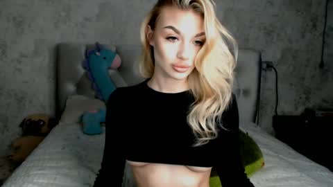 ellamilla online show from 16, 4, 2026