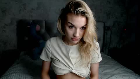 ellamilla online show from 28, 4, 2026