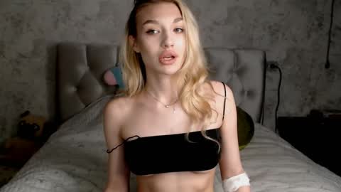 ellamilla online show from 10, 5, 2026