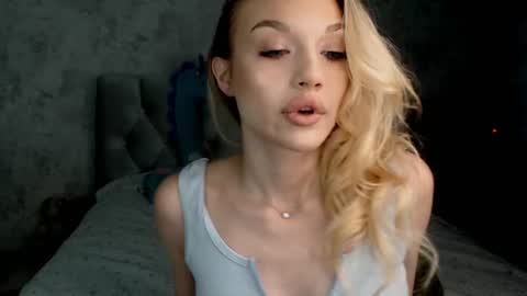 ellamilla online show from 26, 6, 2026