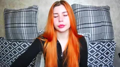 EllaNuar online show from 17, 9, 2025