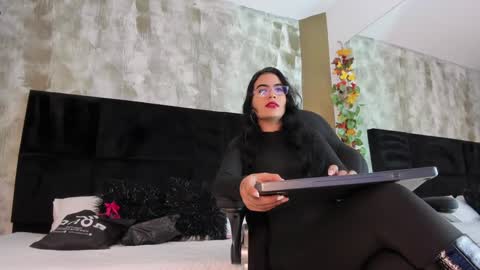  ella  online show from 8, 1, 2025