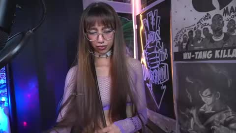 Snapshot of elle_uwu chatting on 22, 2, 2025 follow me on instagram . online show from 22, 2, 2025