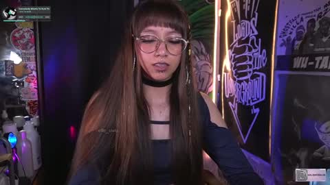 Snapshot of elle_uwu chatting on 13, 9, 2025 follow me on instagram . online show from 13, 9, 2025