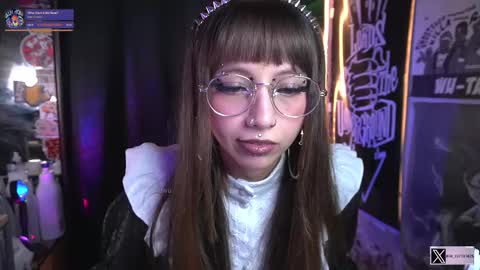 Snapshot of elle_uwu chatting on 17, 9, 2025 follow me on instagram . online show from 17, 9, 2025