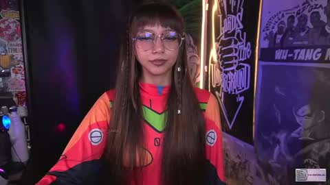 Snapshot of elle_uwu chatting on 5, 10, 2025 follow me on instagram . online show from 5, 10, 2025