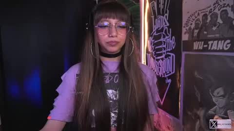 Snapshot of elle_uwu chatting on 15, 10, 2025 follow me on instagram . online show from 15, 10, 2025