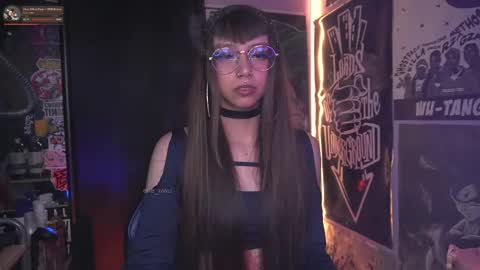 Snapshot of elle_uwu chatting on 30, 11, 2025 follow me on instagram . online show from 30, 11, 2025