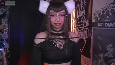 Snapshot of elle_uwu chatting on 2, 12, 2025 follow me on instagram . online show from 2, 12, 2025