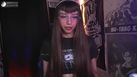 Snapshot of elle_uwu chatting on 17, 12, 2025 follow me on instagram . online show from 17, 12, 2025