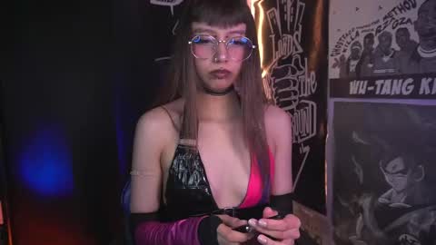 Snapshot of elle_uwu chatting on 8, 1, 2026 follow me on instagram . online show from 8, 1, 2026