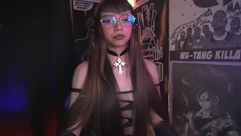 Snapshot of elle_uwu chatting on 13, 1, 2026 follow me on instagram . online show from 13, 1, 2026
